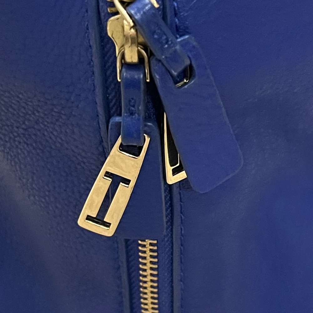 Isaac Mizrahi Royal Cobalt Blue Shoulder Bag - Picture 8 of 16